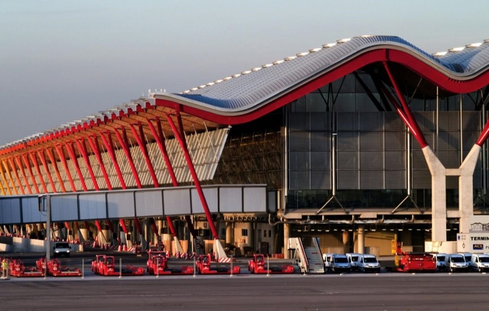 تحلیل و بررسی فرودگاه باراخاس مادرید همراه با پلانها و تصاویر